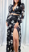 Load image into Gallery viewer, Black floral Two Piece