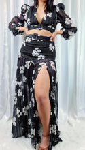 Load image into Gallery viewer, Black floral Two Piece