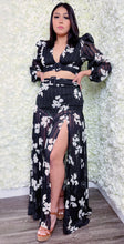 Load image into Gallery viewer, Black floral Two Piece