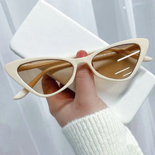 Load image into Gallery viewer, Beige Cat eyes Sunglasses
