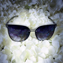 Load image into Gallery viewer, Gray Square Sunglasses
